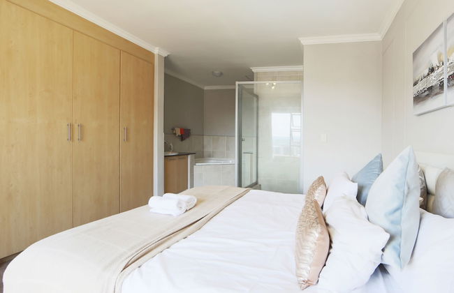 Prestige Apartment Sandton at Westpoint - Photo 11