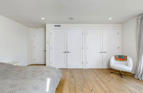 Spacious 4BR Retreat with Private Pool, Pool Table and Fast Wi-Fi Sleeps 9 Quiet Clinton Location - Foto 54