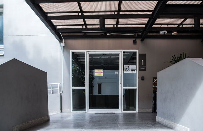 Locals Bangna Elements Srinakarin - Photo 17