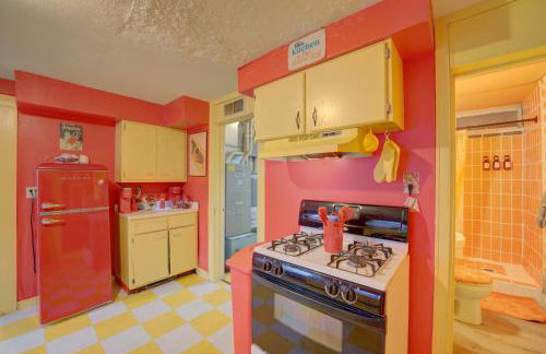 Retro 1970's Rollercoaster House 5 Mins from Cedar Point - Photo 3