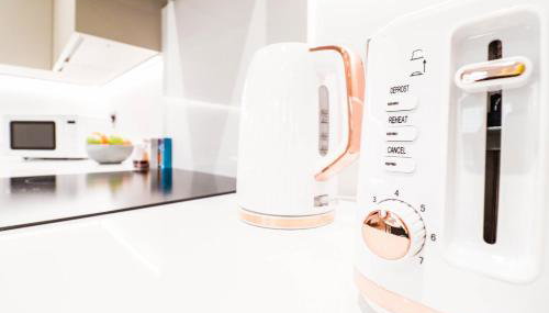 The Desborough Residence - Bright 1BR with Sofa Bed, Modern Lounge & Free Secure Underground Parking - Foto 5