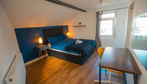 Private and Spacious 2 Bedroom House - Free Parking! - Foto 3