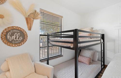 Spend Your Vacation in Luxury with Pool Views - Foto 22