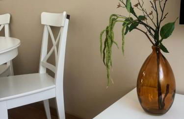 City Break-Quiet House with Private Patio - Foto 27