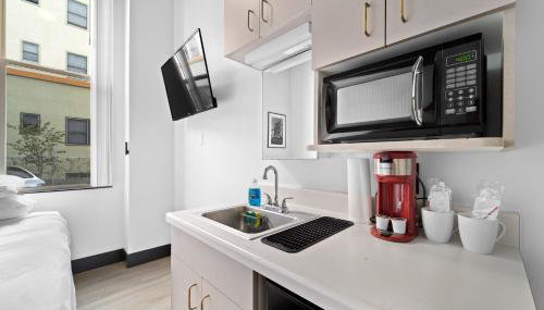 The Neon Elm Hotel - Foto 5