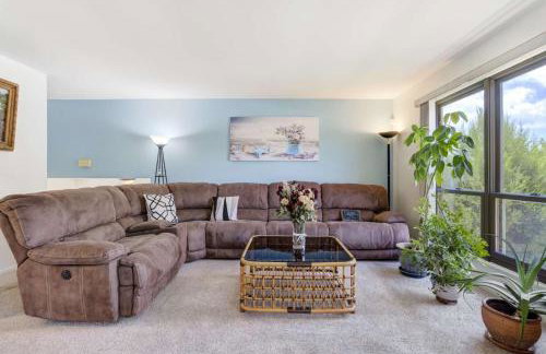 Central 3BR Home Near UCCS & Hospitals | MTR Ready - Foto 2