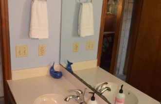 Spacious Beach House Steps to Sand - Foto 32