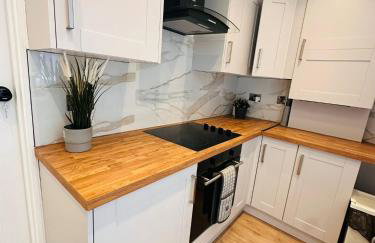 Luxury Private Room with Shared Bathroom and with its own Kitchenette in Halesowen R2 - Foto 2