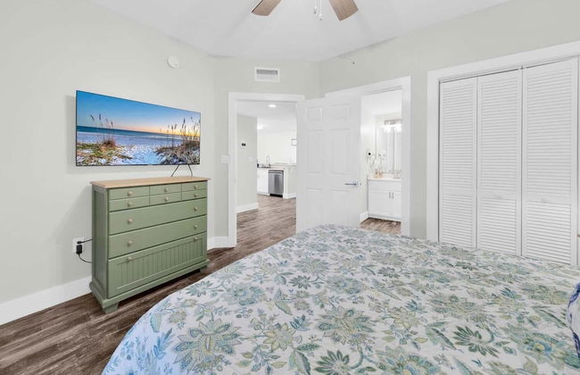 Majestic Beach Towers 1-1603 - Photo 8