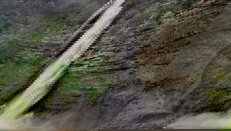 La Encantada waterfall in Meta