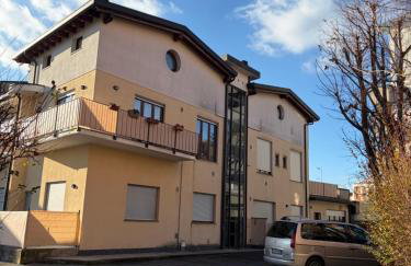 Loft Park & Rail free Parking - Photo 25