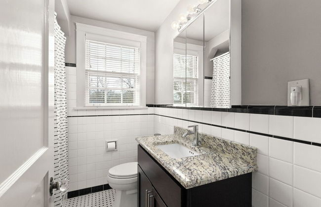 Cottage Charm - Photo 17