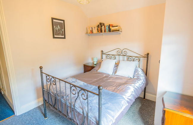 Windsor Apartment with Parking - Foto 10