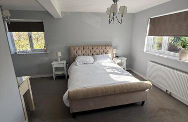 Spacious modern detached house in eye near A140 in the town centre - Photo 5