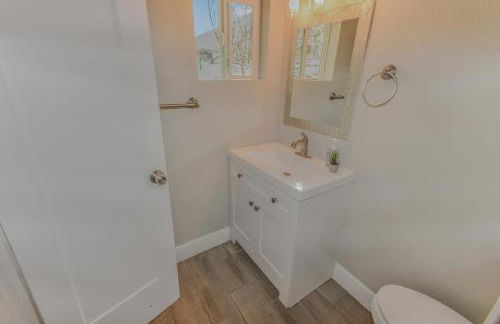 Reno Retreat 3 King Beds by Casinos and University - Foto 48