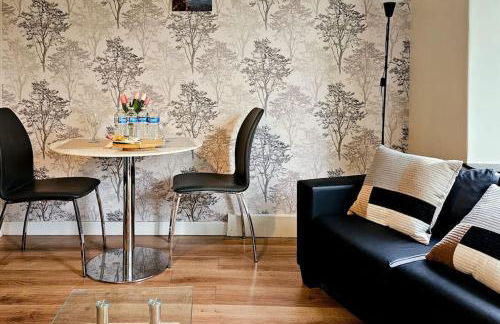 Cosy 2-bed apartment with free parking & ramp access - Foto 30