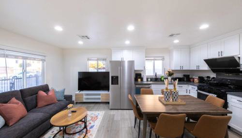 Modern Private Room in Shared Home -Walk to USC - Photo 3