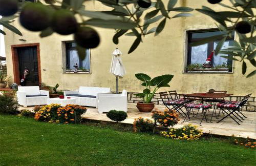 Villa in Italy With Private Garden Retreat - Foto 59
