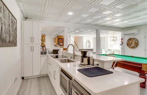 Porch and Game Room! Getaway on Lookout Shoals Lake - Foto 9