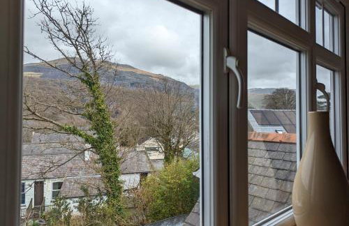 Unbeatable Llanberis Location, Detached with Parking, Snowdon Views. - Photo 26