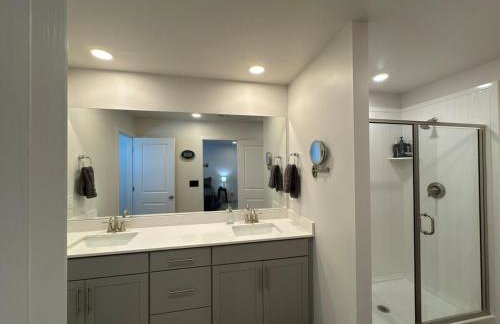 Great Location Sleeps 8 with 5 Beds and 3 Baths - Foto 5