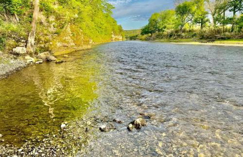 Tranquil Riverfront Cabin Retreat with Wildlife, Trails & Open Skies in Tahlequah, Oklahoma - Foto 62