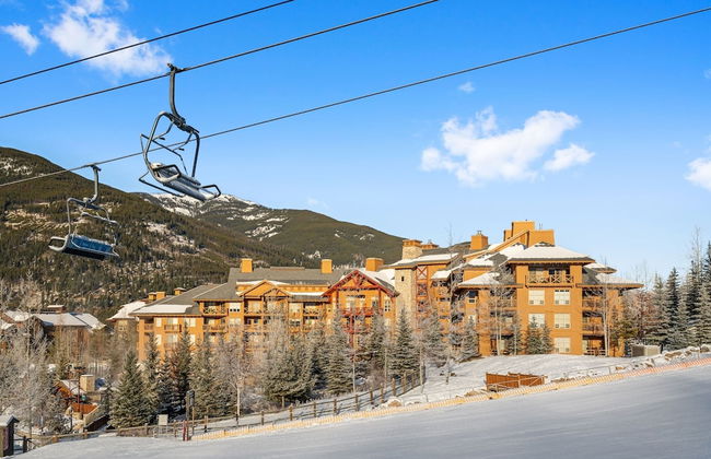 PENTHOUSE in the HEART of Panorama Village | TRUE Ski In/Out | Pools & Hot Tubs - Foto 16