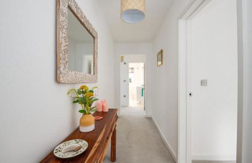 Spire View - New Forest Holiday Home - Photo 25