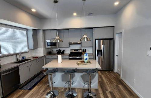 Galleria Exquisite Three Story Home Brand New Development - Foto 24