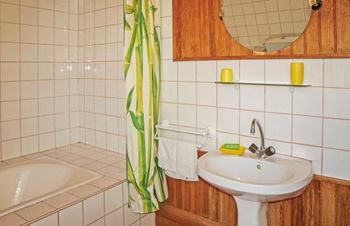 4 Bedroom Lovely Home In Langueux - Foto 38