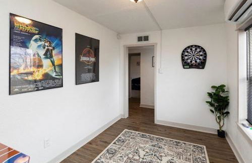 Spacious 9BR Home Ideal for Groups Near Downtown - Foto 12