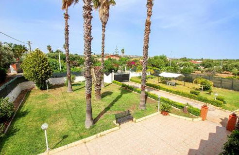 Amazing Home In Floridia - Photo 33