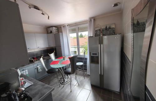 independent apartment in house with 3 bedrooms - Foto 14