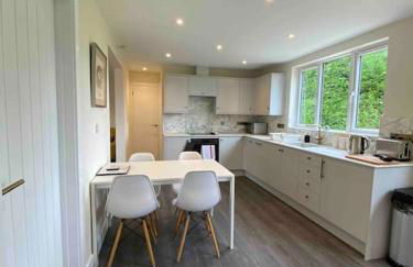 Larks Leaze Lodge, Steeple Ashton, Wiltshire - Photo 45