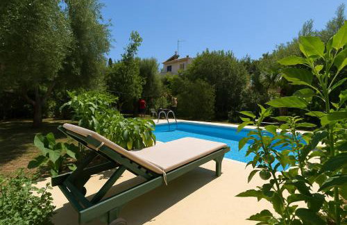 Sofiana's Garden Retreat with Private Pool - Foto 5