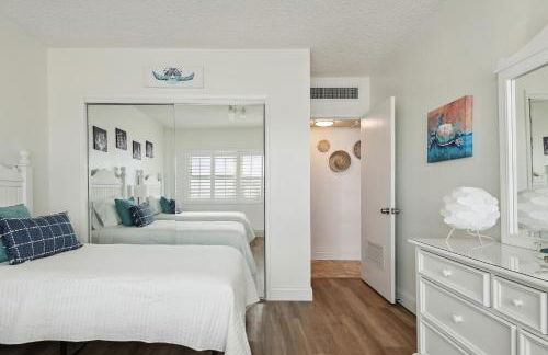 Sunrise at the Beach - 2BR Apt with Scenic Views - Foto 12