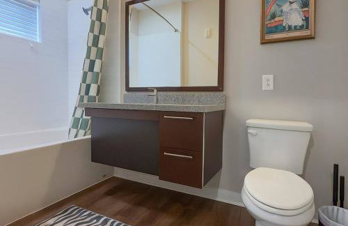 First Floor 2B2B • Pool, Gym, Dog Park • Near DTA - Foto 32