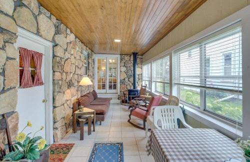 Historic Home with Sunroom - 5 Mi to Lambeau Field! - Foto 2