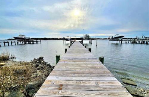 Dock House, Close to Camp Lejeune, water access, DOCK, king bed - Foto 1
