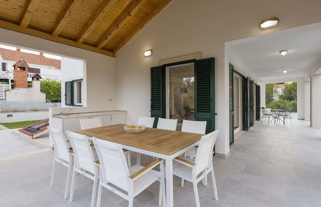 Villa on Brac Island Near Beach & Pool - Foto 11