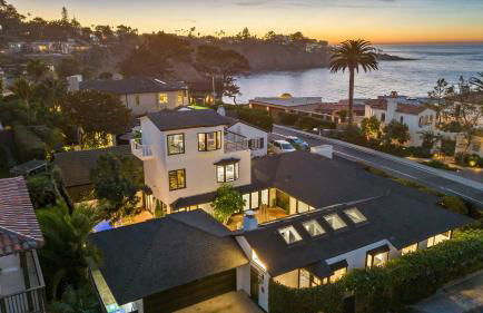 Pacific Perfection - Ocean Views Jacuzzi Walk to Beach and Dining - Photo 1