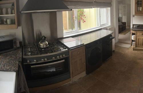 Contractors Corporate Welcome Charress House - Photo 9