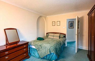 Three Bedroom Bungalow ideal for families or contractors Highbridge - Photo 25