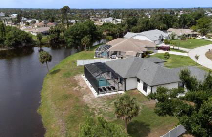 The perfect retreat with canal view - Foto 24