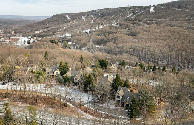 Mountain Escape With Game Room Balcony Stunning Views in the Poconos Christina - Foto 40
