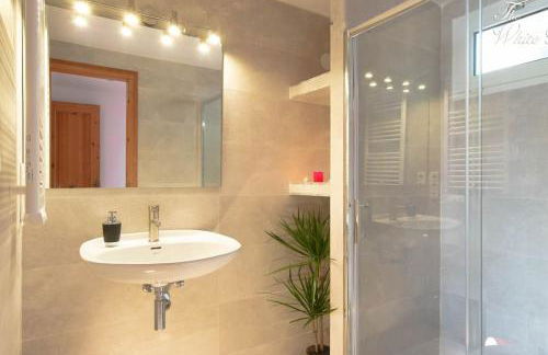 White Rock Villa With Breathtaking Views and Pool - Foto 21