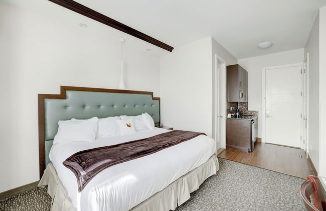 Aura Hotel Brooklyn - Photo 22