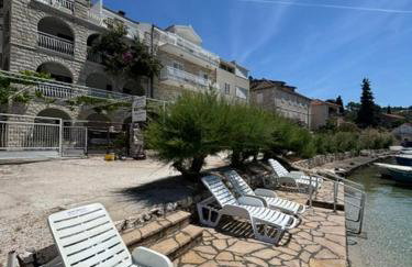 Amare Apartments - Photo 2