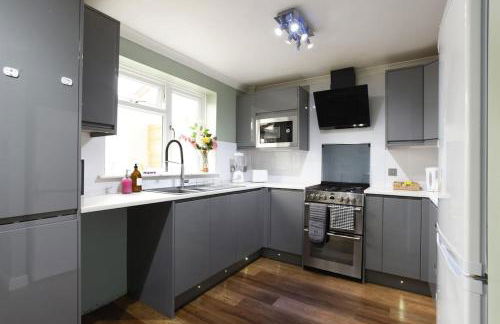 Spacious 4-Bed Family House - Foto 11