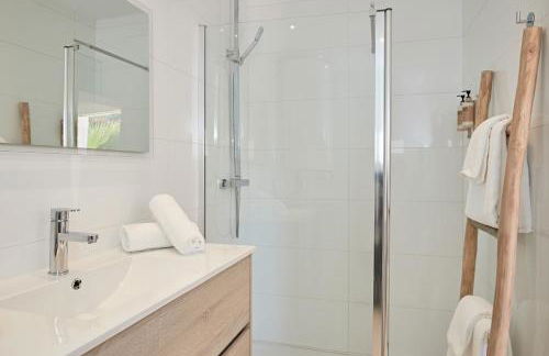 Charming Patio Villa With Private Pool - 6BR - In The Heart of Playa den Bossa - Walk To Ushuaïa, Hi & The Beach! - Photo 25